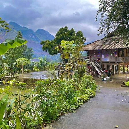Du Gia Van Chung Homestay Làng Cac Esterno foto