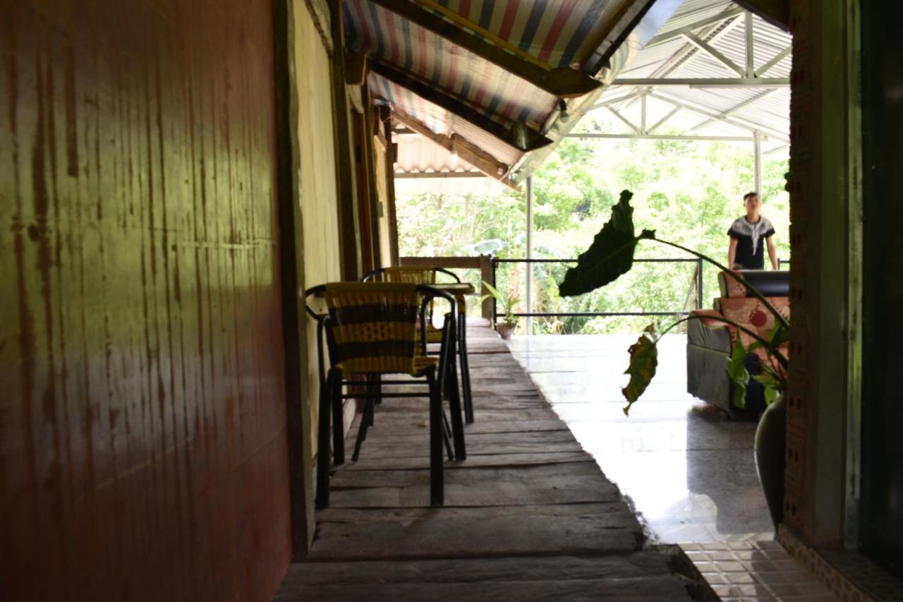 Du Gia Van Chung Homestay Làng Cac Esterno foto