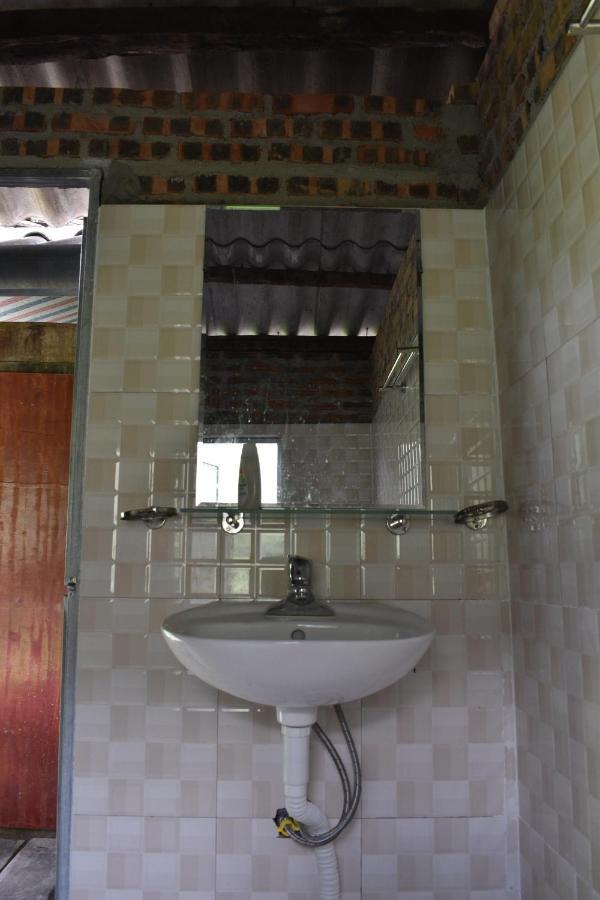 Du Gia Van Chung Homestay Làng Cac Esterno foto