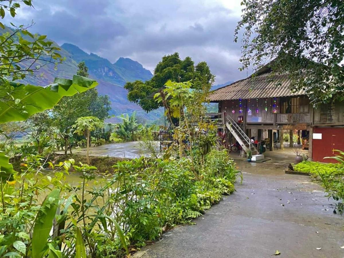 Du Gia Van Chung Homestay Làng Cac Esterno foto