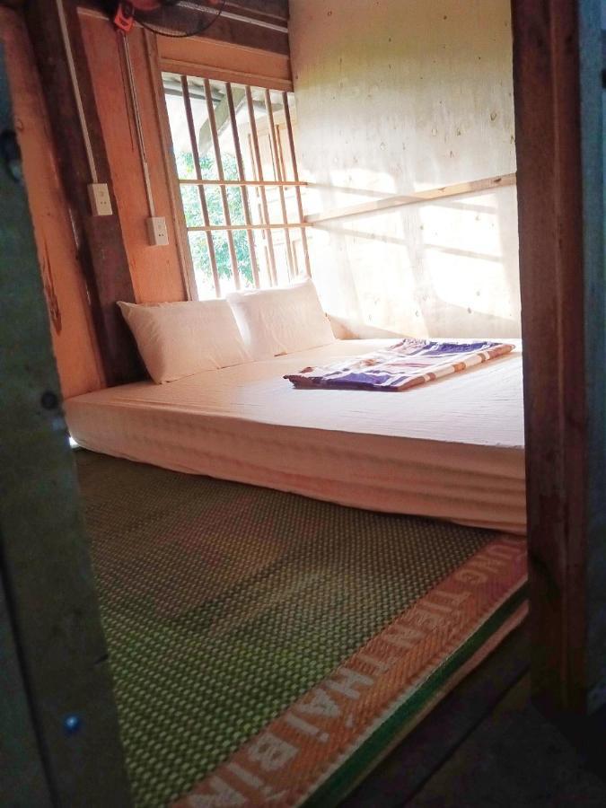 Du Gia Van Chung Homestay Làng Cac Esterno foto