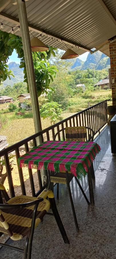 Du Gia Van Chung Homestay Làng Cac Esterno foto