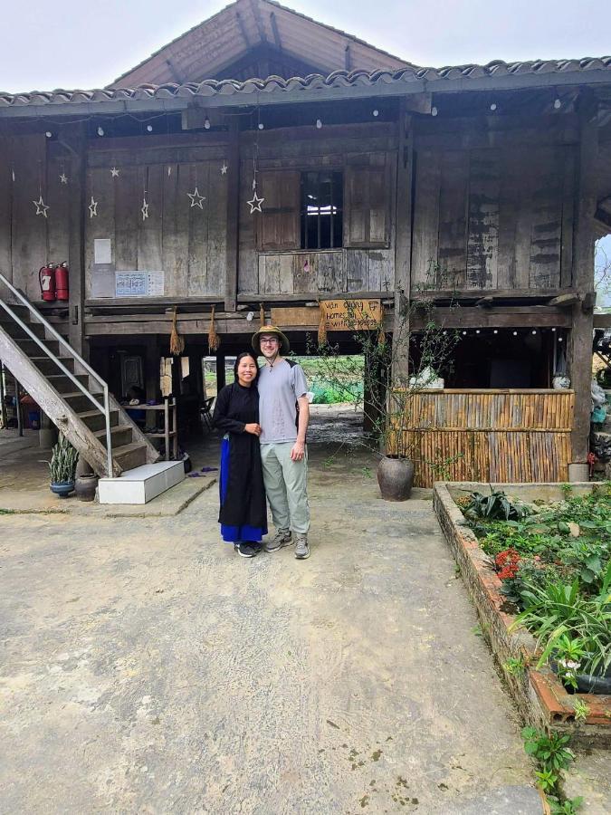 Du Gia Van Chung Homestay Làng Cac Esterno foto