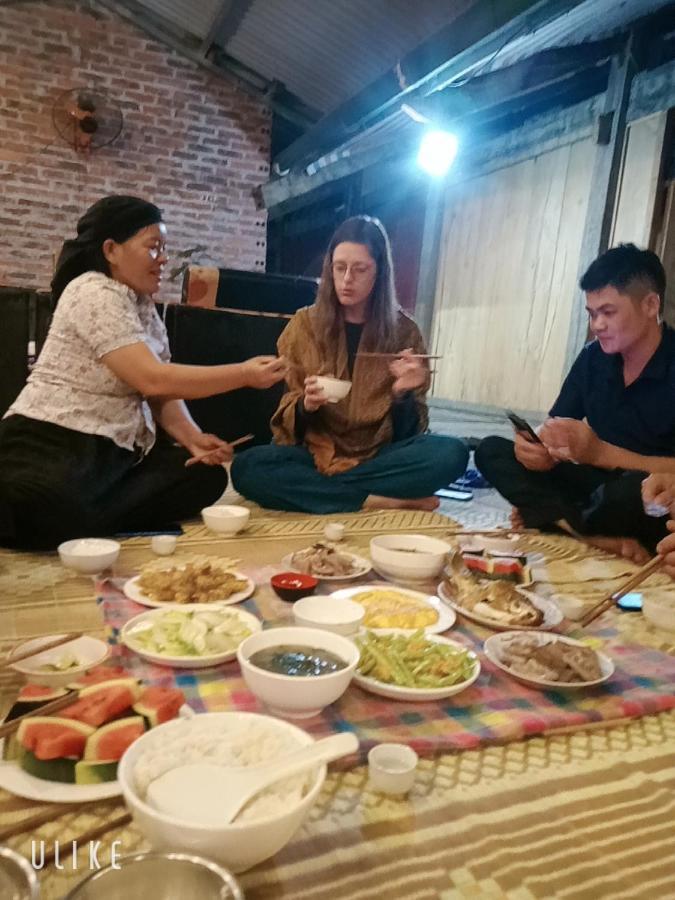 Du Gia Van Chung Homestay Làng Cac Esterno foto