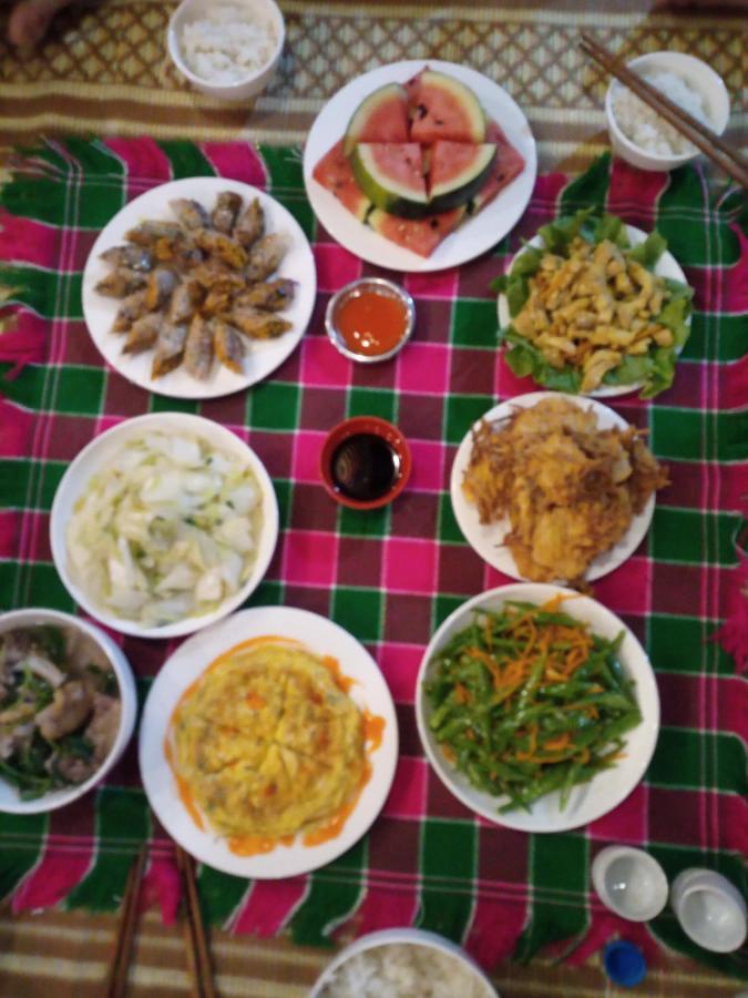 Du Gia Van Chung Homestay Làng Cac Esterno foto