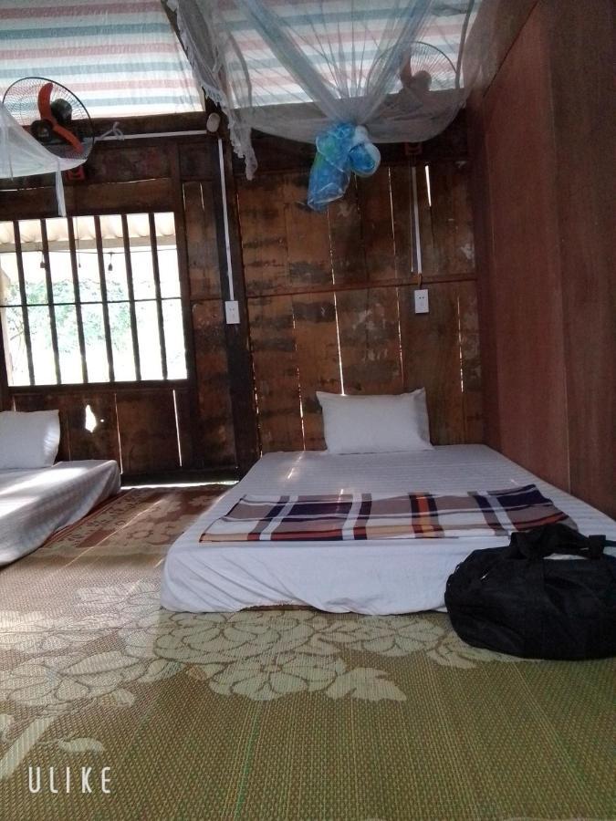 Du Gia Van Chung Homestay Làng Cac Esterno foto