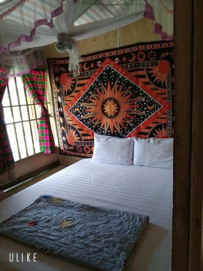Du Gia Van Chung Homestay Làng Cac Esterno foto
