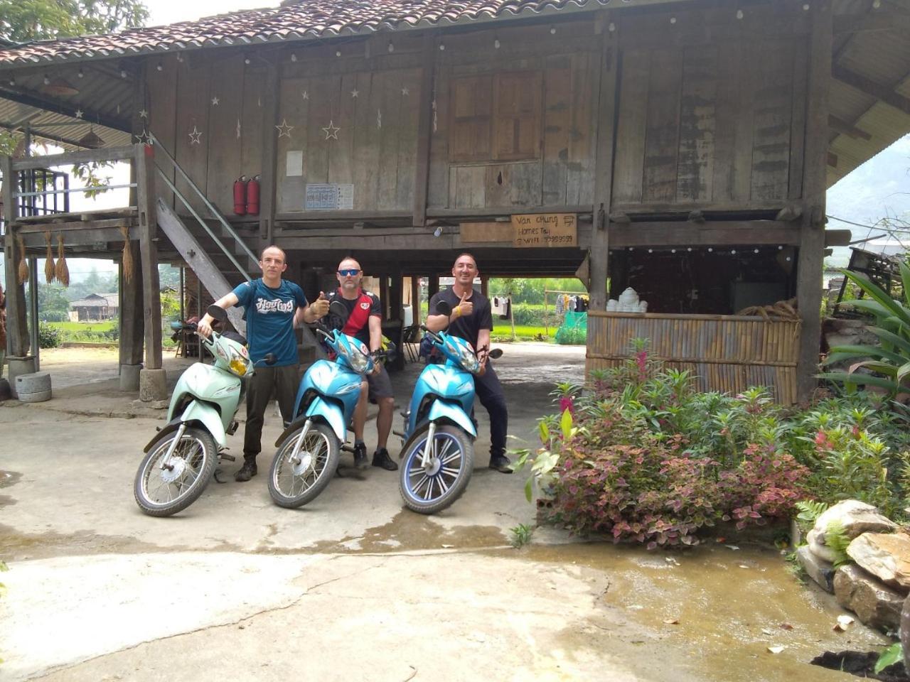 Du Gia Van Chung Homestay Làng Cac Esterno foto